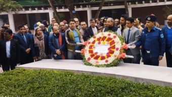 জাতির পিতার সমাধিতে বিজ্ঞান ও প্রযুক্তিমন্ত্রীর শ্রদ্ধা