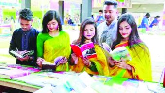 সোহরাওয়ার্দী উদ্যানে জমজমাট বইমেলা