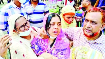 হাসপাতাল জুড়ে কান্নার রোল