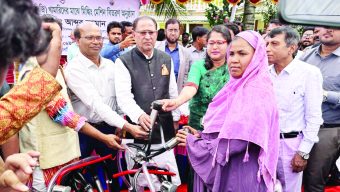 প্রান্তিক মানুষের মুখে হাসি দেখতে চায় সরকার : প্রাণিসম্পদ মন্ত্রী