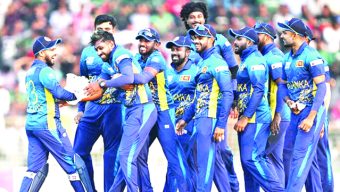 এক ওভারেই স্বপ্ন শেষ, শ্রীলঙ্কার কাছে সিরিজ হার বাংলাদেশের