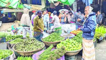 সরবরাহ কমের অজুহাতে বাজার গরম