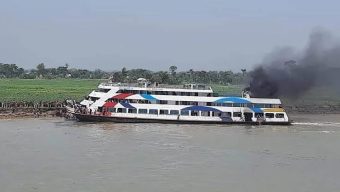 ভোলা-ঢাকা নৌ পথের কর্ণফুলী-৩ লঞ্চে অগ্নিকান্ড