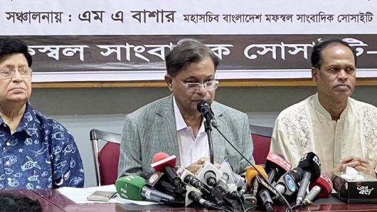আগুন সন্ত্রাসীদের রাজনীতি করার কোনো অধিকার নেই: পররাষ্ট্রমন্ত্রী