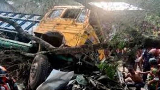 ঝালকাঠিতে ট্রাক, অটোরিকশা ও প্রাইভেট কারের সংঘর্ষে ১১ জন নিহত