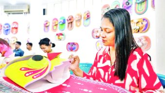 বর্ষবরণ চলছে মঙ্গল শোভাযাত্রার প্রস্তুতি