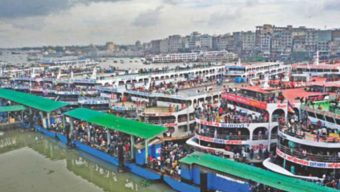 সদরঘাটের দুর্ঘটনায় দুই লঞ্চের রুট পারমিট স্থগিত, আটক ৫