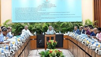 রিমালে ক্ষতিগ্রস্ত বেড়িবাঁধ দ্রুত মেরামতের নির্দেশ প্রধানমন্ত্রীর
