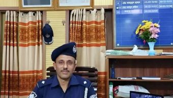 আইনশৃঙ্খলা নিয়ন্ত্রণে কাজ করে যাচ্ছেন মুক্তাগাছা থানার ওসি ফারুক আহম্মেদ