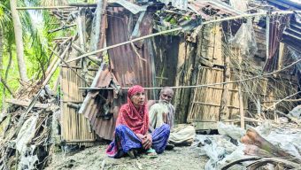 ঘূর্ণিঝড় রেমালে ক্ষয়ক্ষতির বিবরণ প্রধানমন্ত্রীর কাছে হস্তান্তর