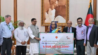 পদ্মা সেতুর ঋণ পরিশোধের ৩১৪ কোটি টাকার বেশি গ্রহণ করেন প্রধানমন্ত্রী