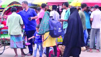 ঈদের আগে শেষ কর্মদিবস বাড়ি ফেরার ধুম