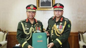 নবনিযুক্ত সেনাবাহিনী প্রধানের দায়িত্বভার গ্রহণ