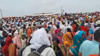 উত্তরপ্রদেশে ধর্মীয় সমাবেশে পদদলনে নিহত বেড়ে শতাধিক