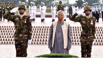 জাতীয় স্মৃতি সৌধে প্রধান উপদেষ্টার শ্রদ্ধা