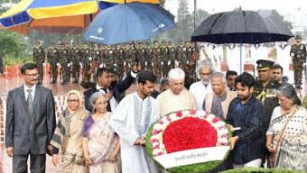 প্রধান উপদেষ্টাসহ ১৩ উপদেষ্টার সাভারে মুক্তিযুদ্ধের বীর শহিদদের প্রতি শ্রদ্ধা