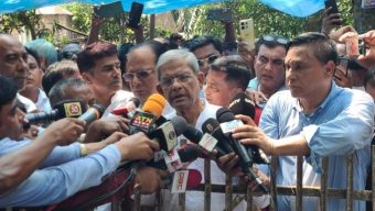 আবু সাইদের কবর জিয়ারত : বিপদে ঐক্যবদ্ধ থাকার আহবান মির্জা ফখরুলের