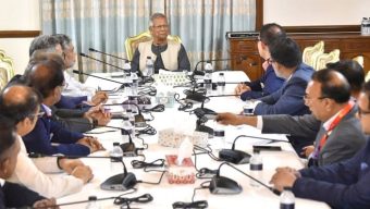 পোশাক প্রস্তুতকারকদের দেশ পুনর্গঠনে সহায়তা করার আহ্বান ড. ইউনূসের