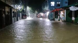 ভারী বর্ষণে বিপর্যস্ত কক্সবাজার