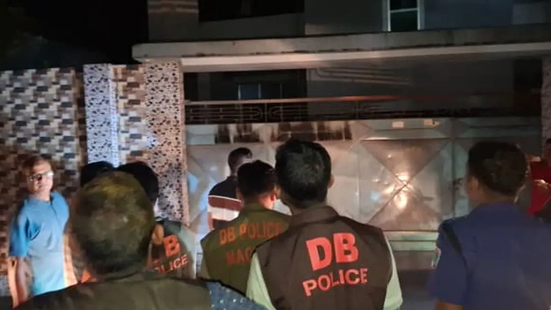সাকিব আল হাসানের মাগুরার বাড়িতে অগ্নিসংযোগের চেষ্টা, ভাঙচুর